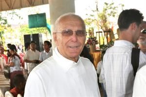 Morto padre Ponchaud, testimone dei massacri dei khmer rossi in Cambogia