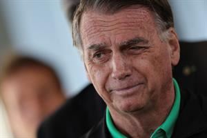 Imposto il braccialetto elettronico all'ex presidente Bolsonaro 